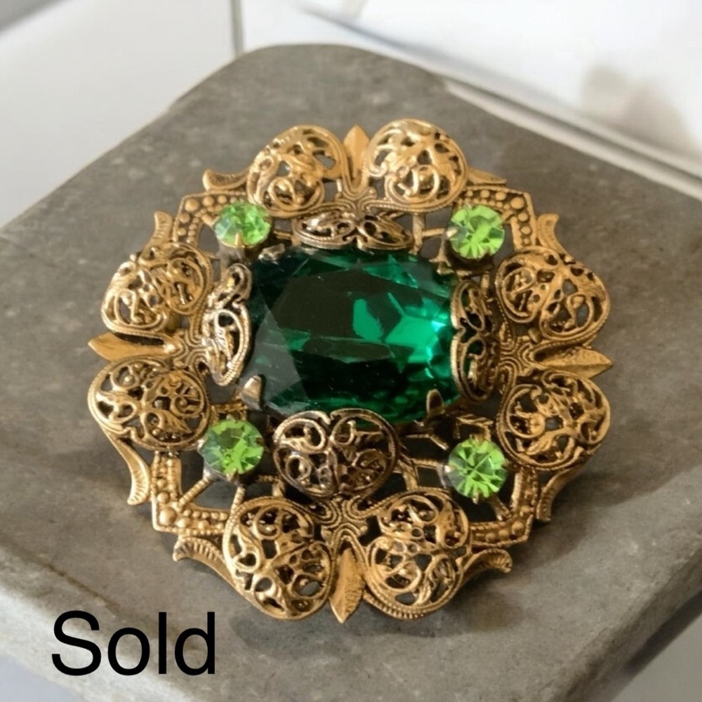 Vintage West Germany Ornate Brass Filigree Emerald Green Rhinestone Brooch Pin - Picture 1 of 8